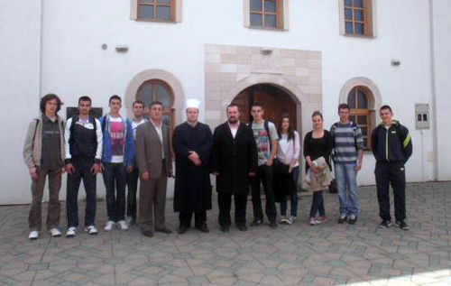 Srednjoškolci u posjeti Čaršijskoj džamiji