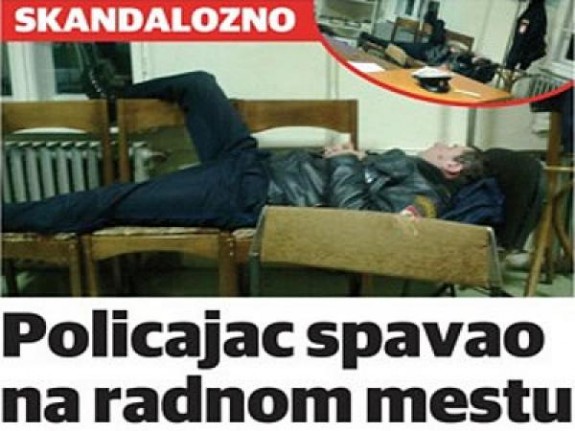 Ljubija: Policajac Robert Besir spava na radnom mjestu