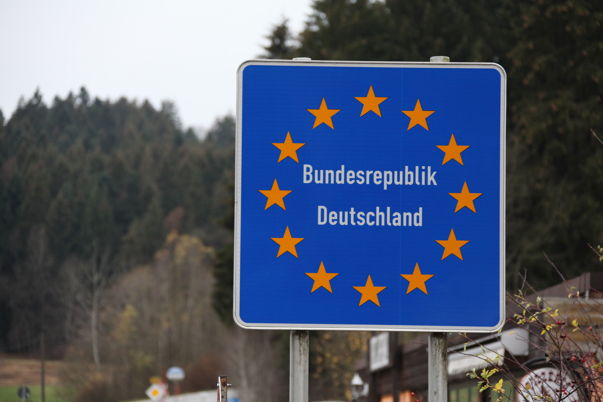 schild-bundesrepublik-deutschland-grenzubergang-wegscheid